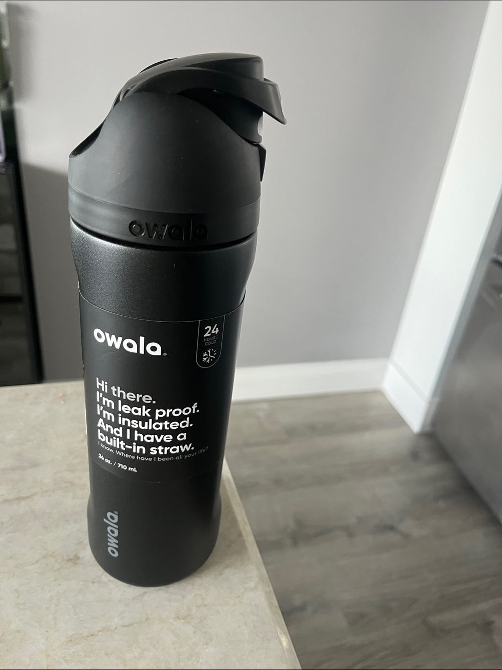 Owala black 24 oz insulated water bottle